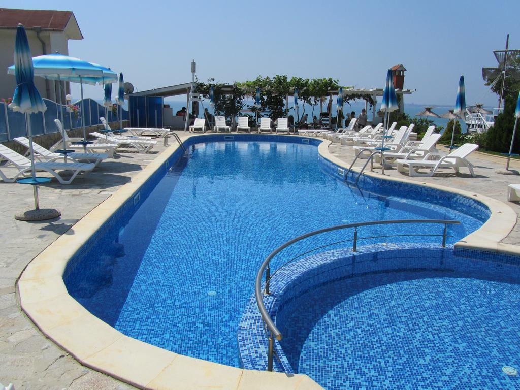 Nushev Hotel Sveti Vlas Dış mekan fotoğraf