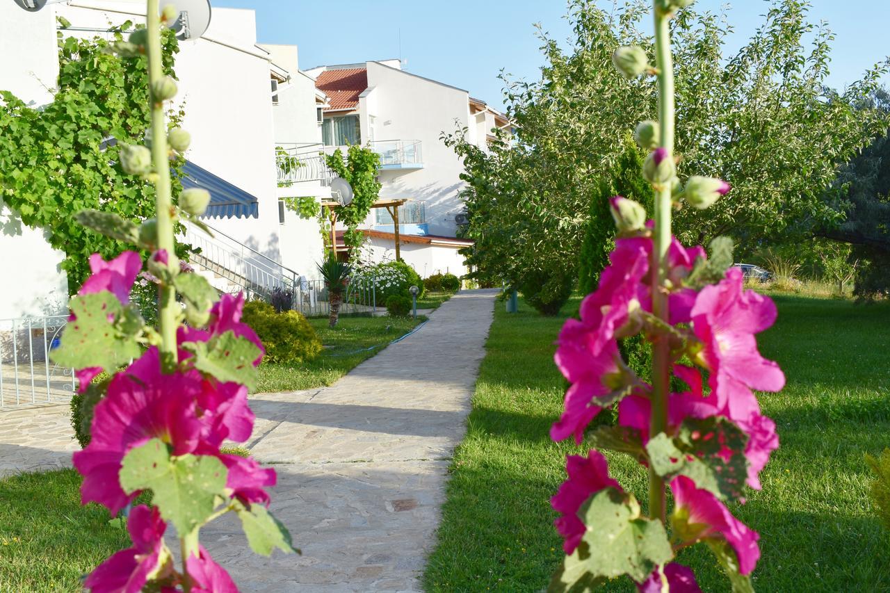 Nushev Hotel Sveti Vlas Dış mekan fotoğraf